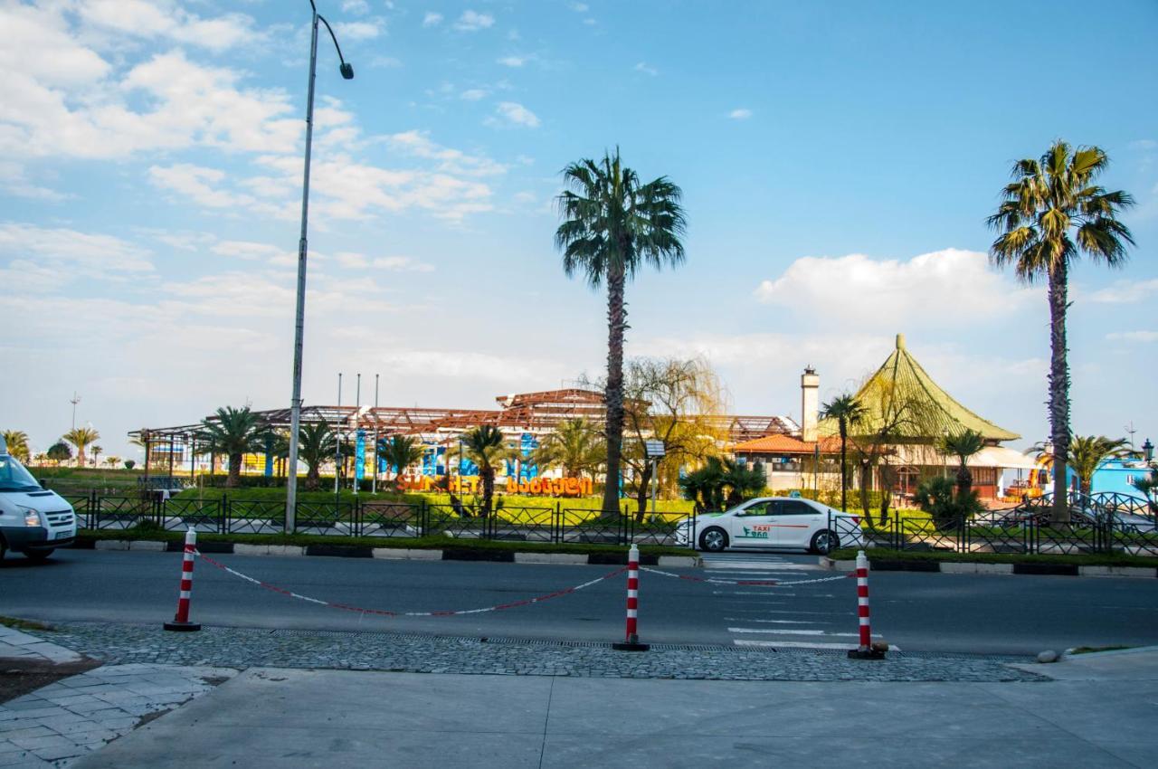 Sea View Apartment Near To The Dancing And Music Fountains Μπατούμι Εξωτερικό φωτογραφία